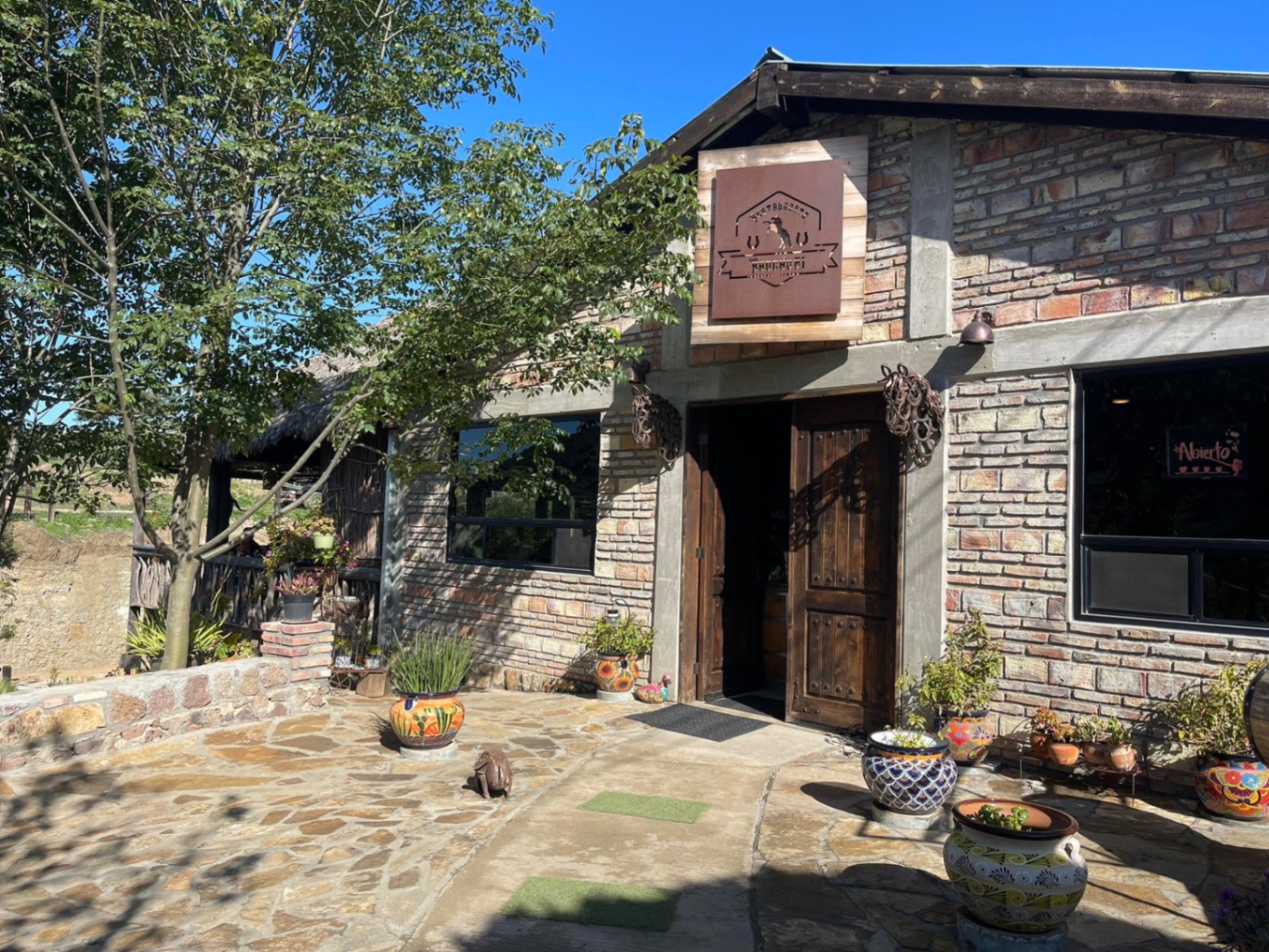 Entrada del restaurante Rancho 21